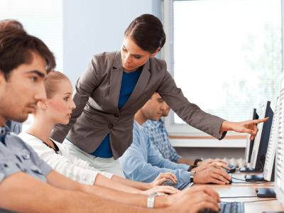 Tipos de capacitación de tus empleados Capacitación Técnica y capacitación en competencias blandas